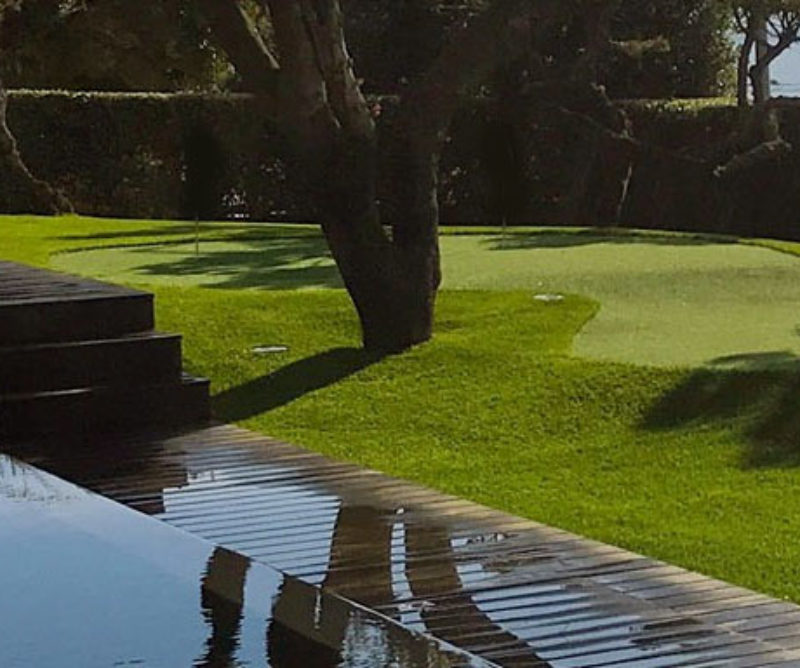 gazon synthétique jardins espaces verts bords piscine