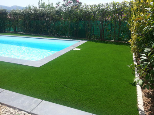 bord-pisicne-gazon-artificiel