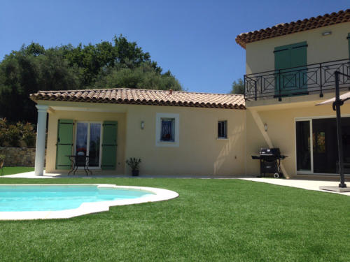 bords-de-piscine-gazon-artificiel