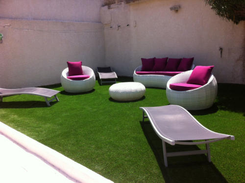 jardin-extérieur-gazon-synthetique